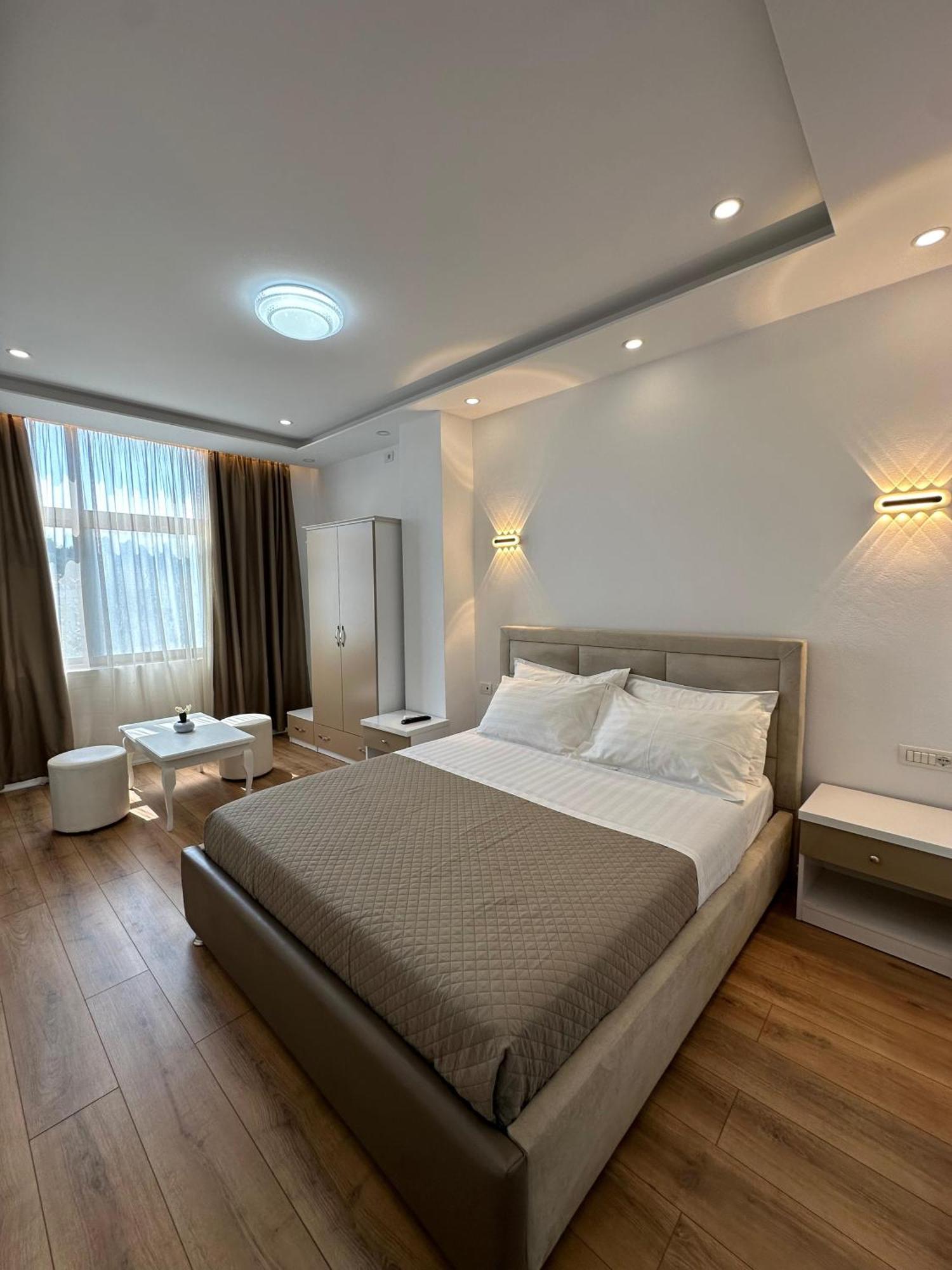 Hotel Arberia Тирана Экстерьер фото