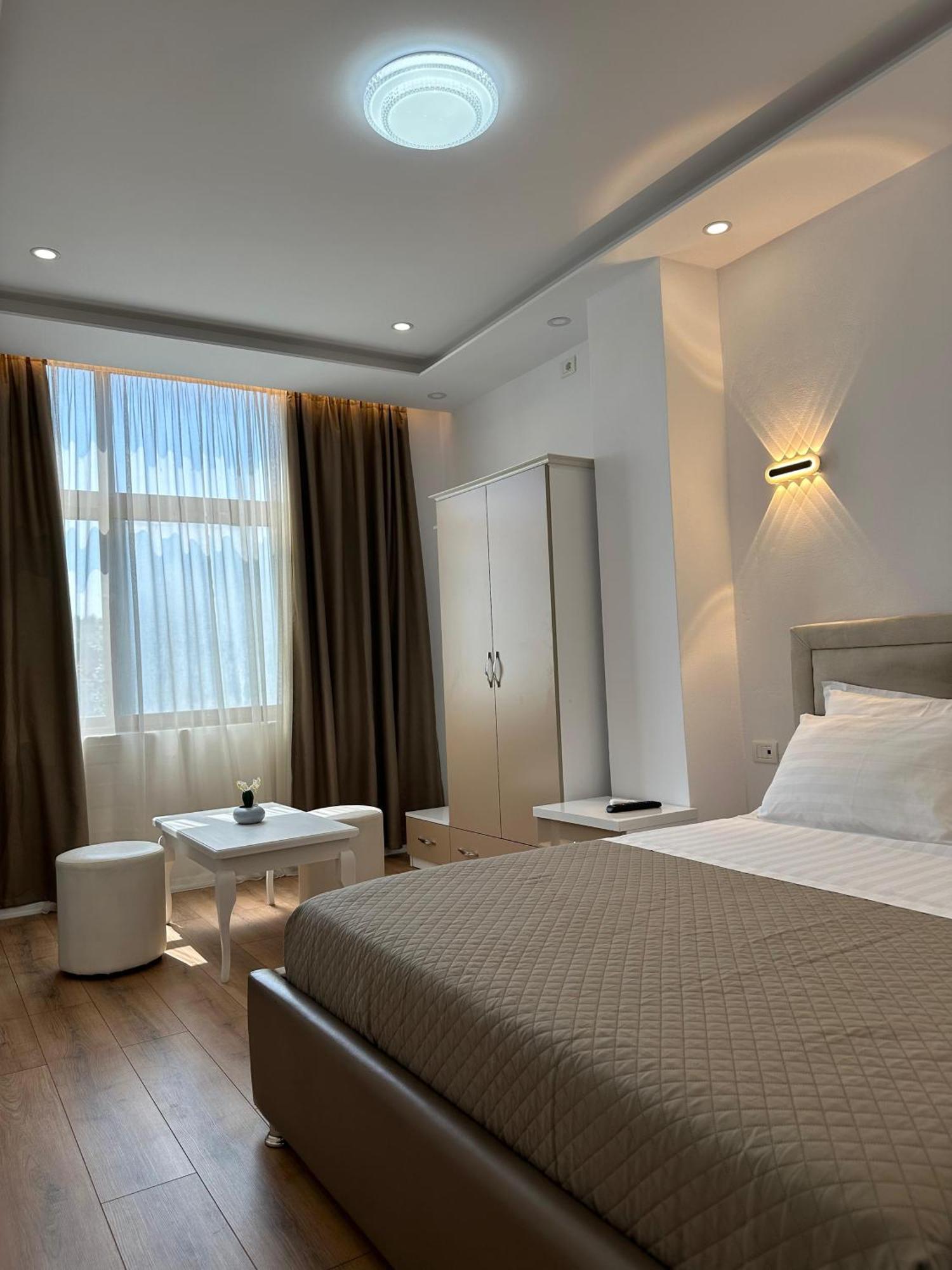 Hotel Arberia Тирана Экстерьер фото