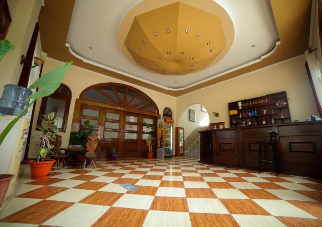 Hotel Arberia Тирана Экстерьер фото